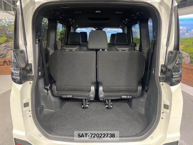 Toyota VOXY 2023-06 7252768-10