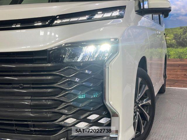 Toyota VOXY 2023-06 7252768-12