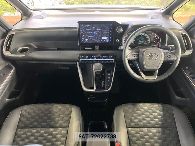 Toyota VOXY 2023-06 7252768-1