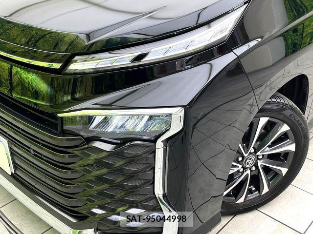 Toyota VOXY 2023-07 7252763-13