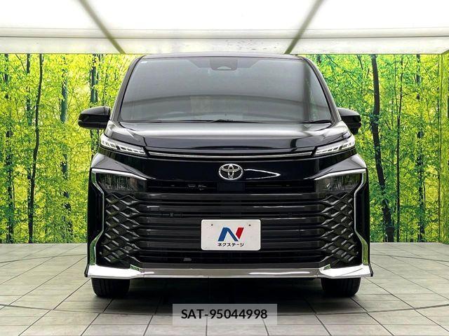 Toyota VOXY 2023-07 7252763-15
