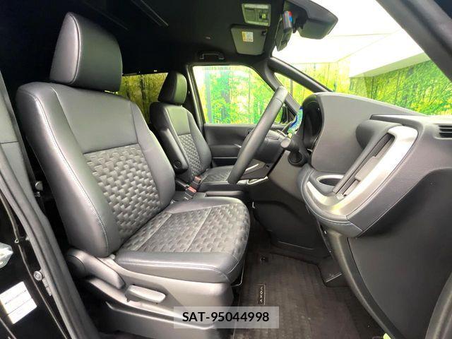 Toyota VOXY 2023-07 7252763-8