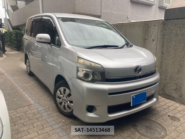 Toyota VOXY 2013-01 7252808-1