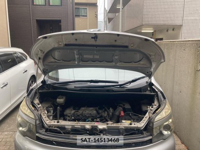 Toyota VOXY 2013-01 7252808-7