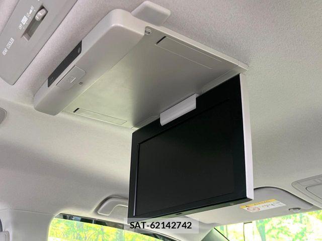 Toyota VOXY 2016-06 7252787-4