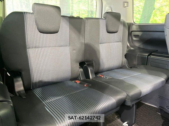 Toyota VOXY 2016-06 7252787-8