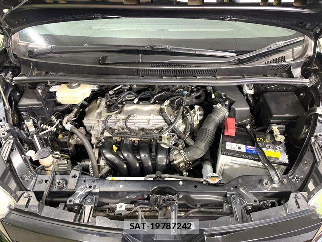 Toyota VOXY 2018-04 7252780-18