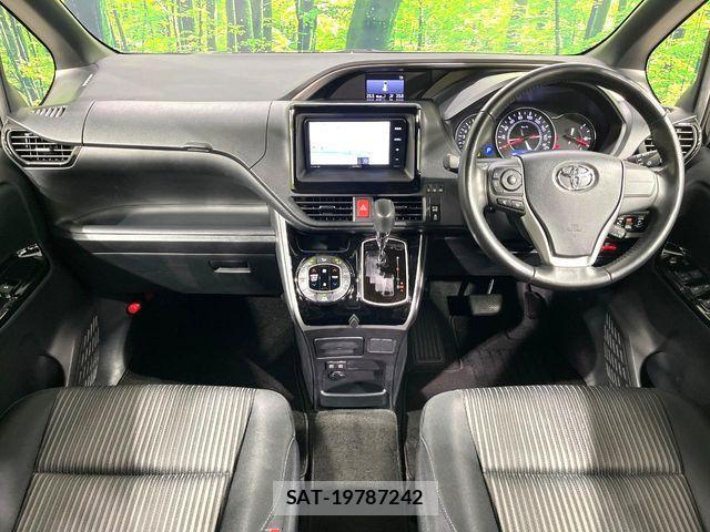 Toyota VOXY 2018-04 7252780-1