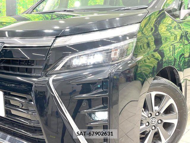 Toyota VOXY 2019-03 7252777-13