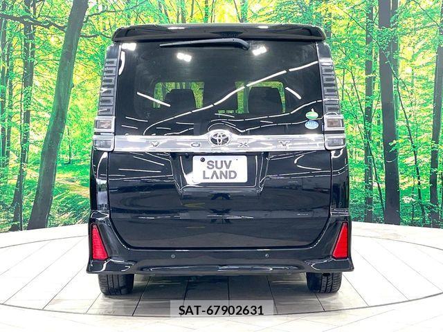 Toyota VOXY 2019-03 7252777-16