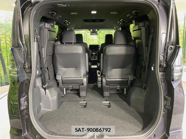 Toyota VOXY 2023-06 7252770-10