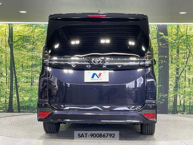 Toyota VOXY 2023-06 7252770-15