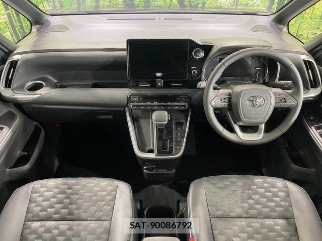 Toyota VOXY 2023-06 7252770-1