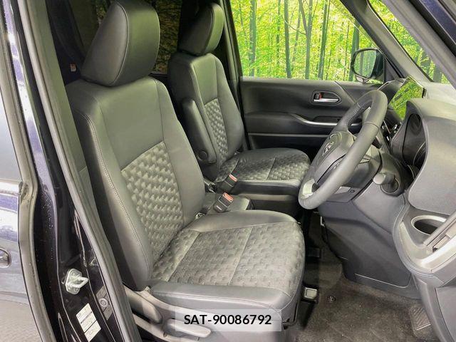 Toyota VOXY 2023-06 7252770-7