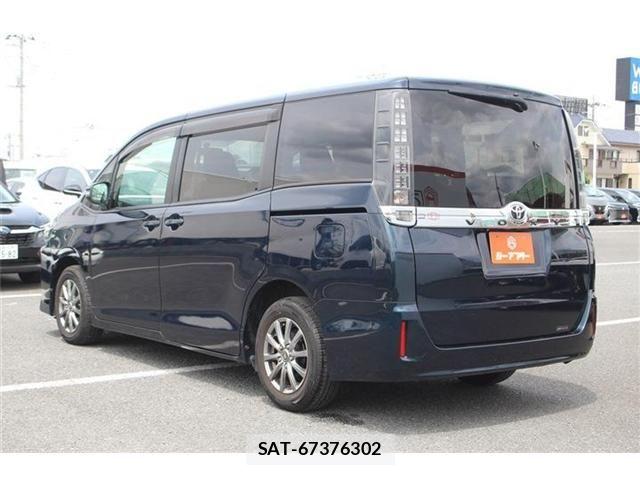 Toyota VOXY 2014-07 7252799-10