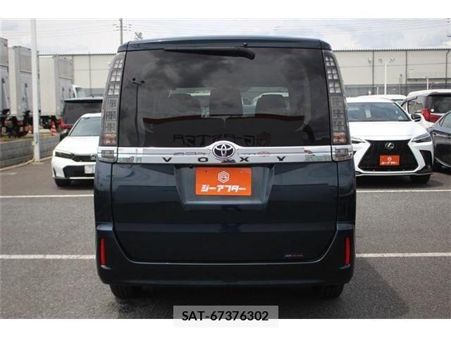Toyota VOXY 2014-07 7252799-11