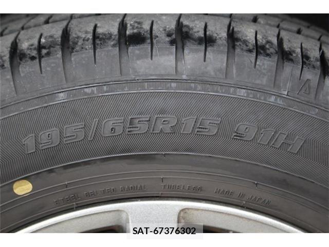 Toyota VOXY 2014-07 7252799-18