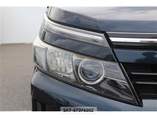 Toyota VOXY 2014-07 7252799-21