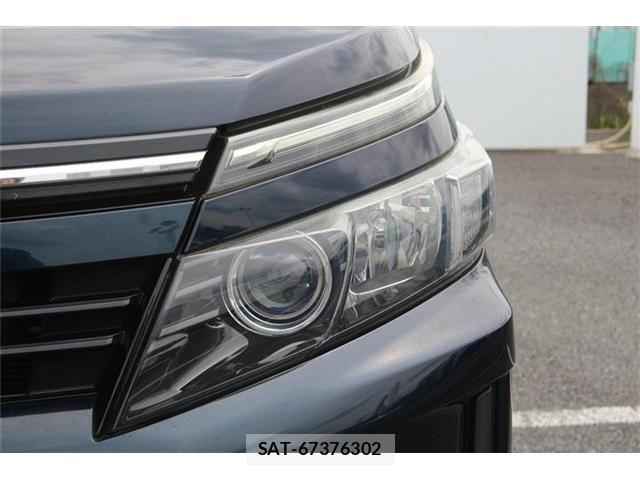 Toyota VOXY 2014-07 7252799-23