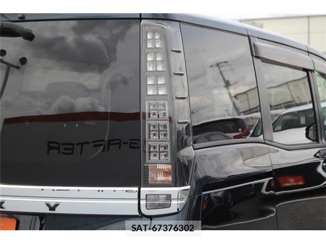Toyota VOXY 2014-07 7252799-25
