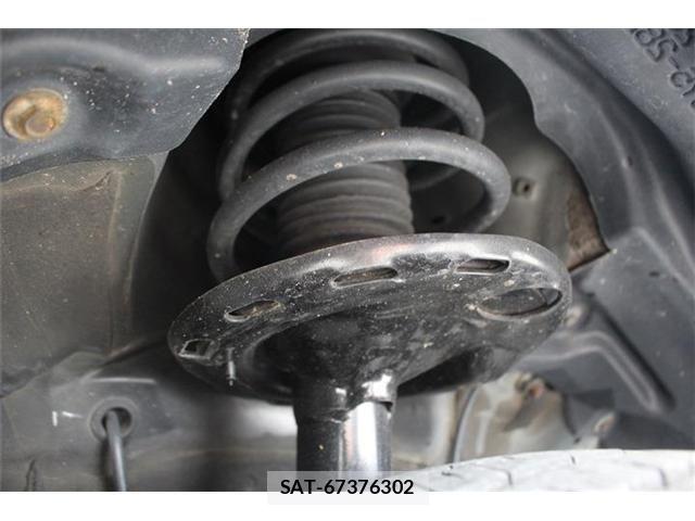 Toyota VOXY 2014-07 7252799-28