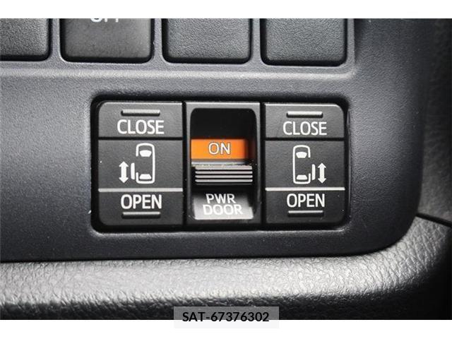 Toyota VOXY 2014-07 7252799-2