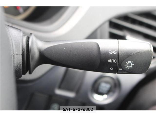 Toyota VOXY 2014-07 7252799-5