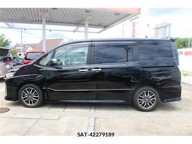 Toyota VOXY 2015-04 7252797-9