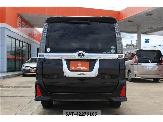 Toyota VOXY 2015-04 7252797-11