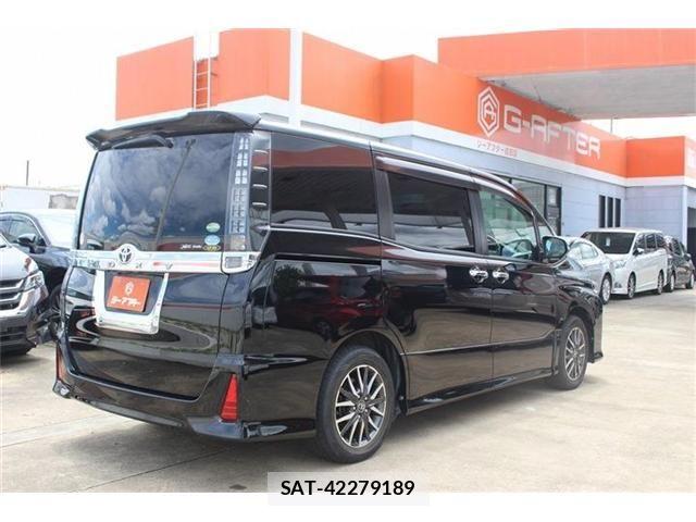 Toyota VOXY 2015-04 7252797-12