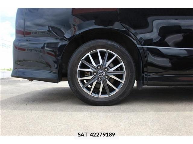 Toyota VOXY 2015-04 7252797-15