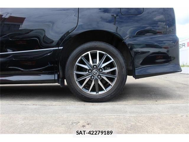 Toyota VOXY 2015-04 7252797-16