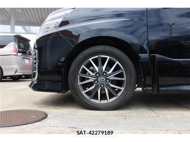 Toyota VOXY 2015-04 7252797-17