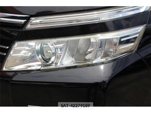 Toyota VOXY 2015-04 7252797-19