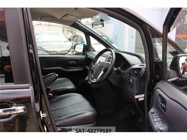Toyota VOXY 2015-04 7252797-24
