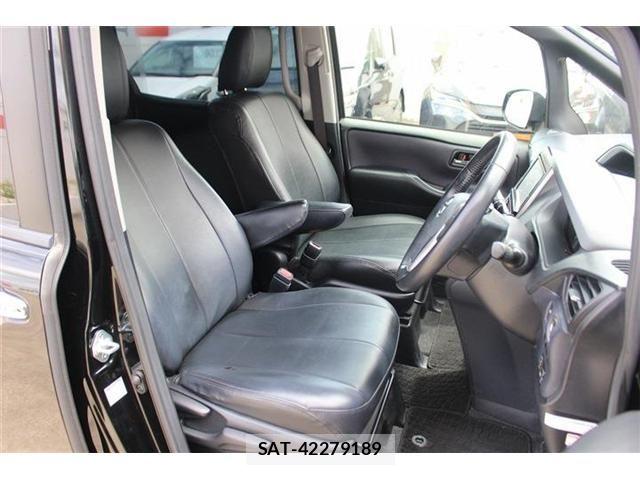 Toyota VOXY 2015-04 7252797-25