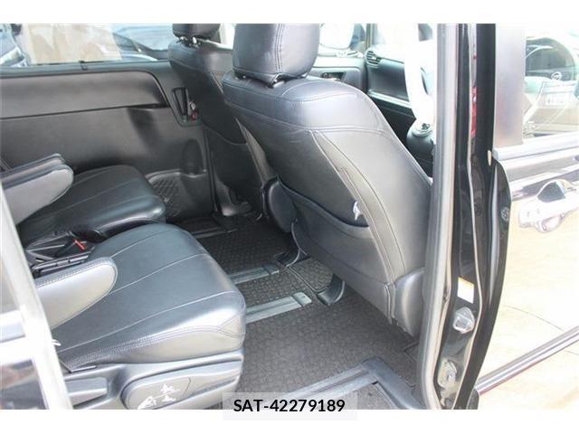 Toyota VOXY 2015-04 7252797-26