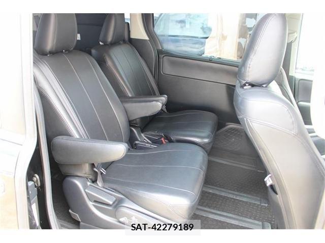 Toyota VOXY 2015-04 7252797-27