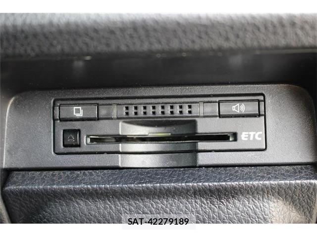 Toyota VOXY 2015-04 7252797-4