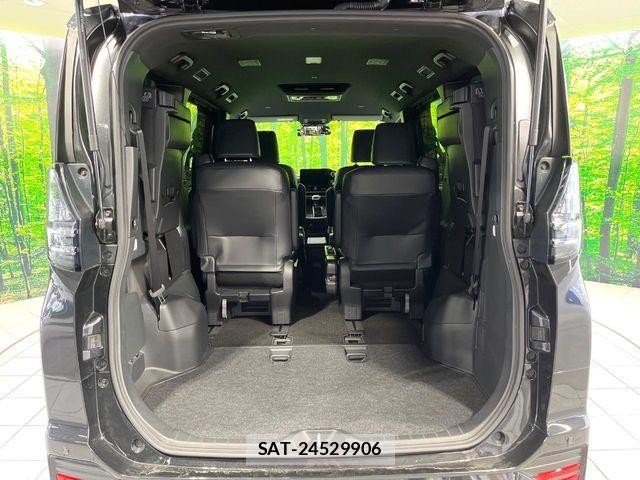 Toyota VOXY 2023-06 7252765-10
