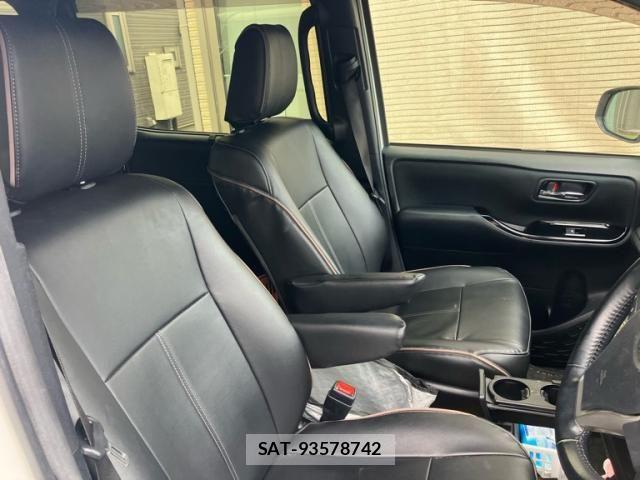 Toyota VOXY 2019-08 7252785-12