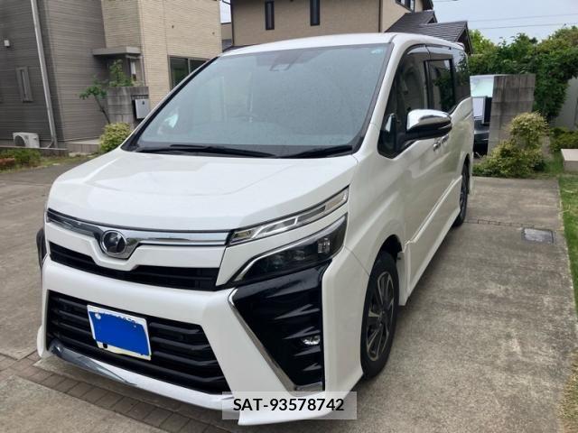 Toyota VOXY 2019-08 7252785-1
