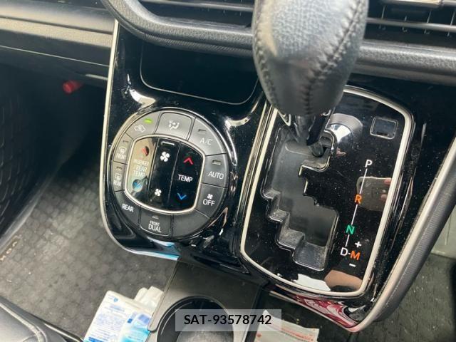 Toyota VOXY 2019-08 7252785-21