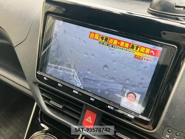 Toyota VOXY 2019-08 7252785-23