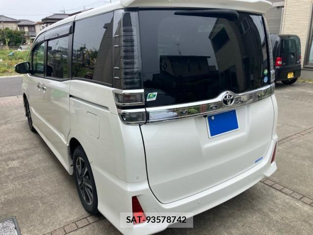Toyota VOXY 2019-08 7252785-3