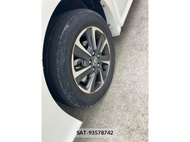 Toyota VOXY 2019-08 7252785-4