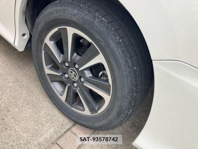 Toyota VOXY 2019-08 7252785-7