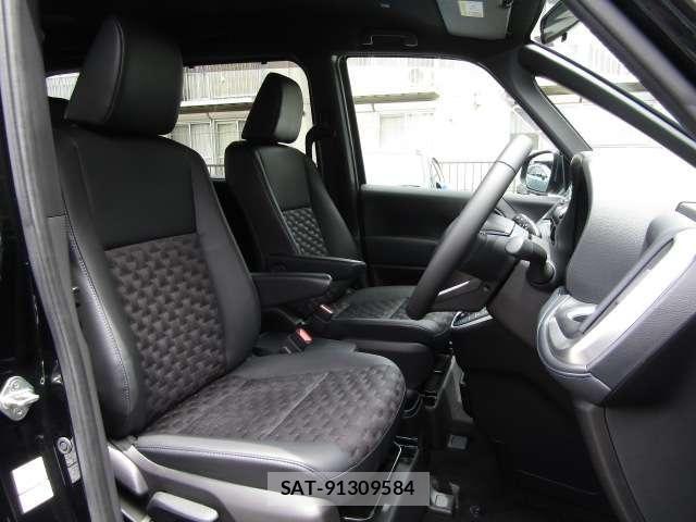 Toyota VOXY 2023-04 7252771-11