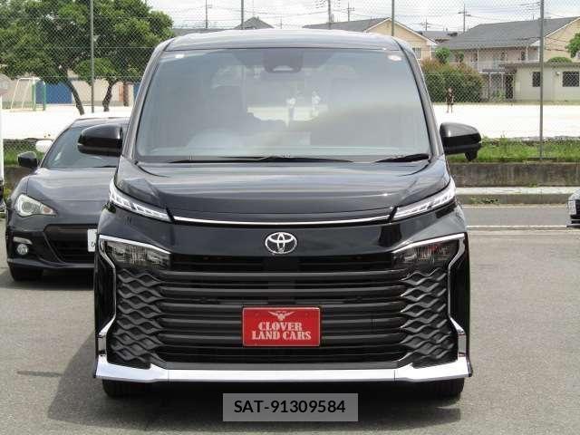 Toyota VOXY 2023-04 7252771-18