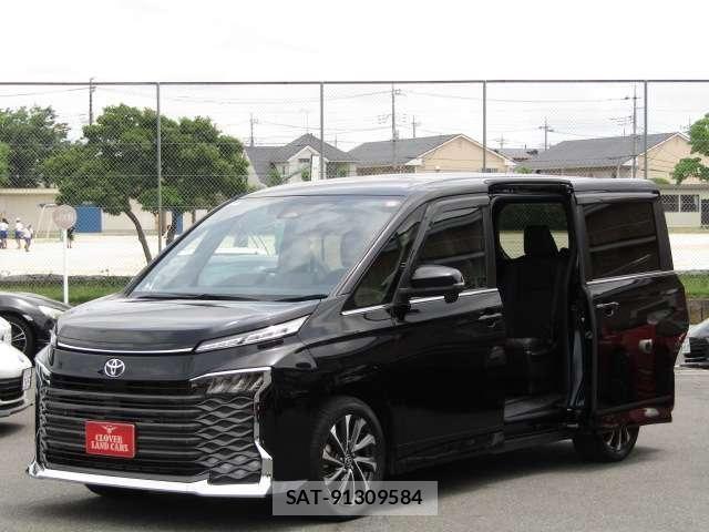 Toyota VOXY 2023-04 7252771-20